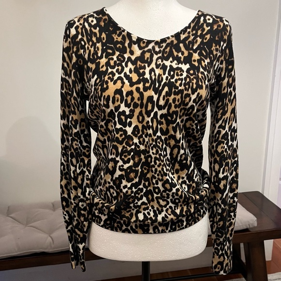 100% Merino wool Talbots SP light leopard print sweater - Picture 3 of 5